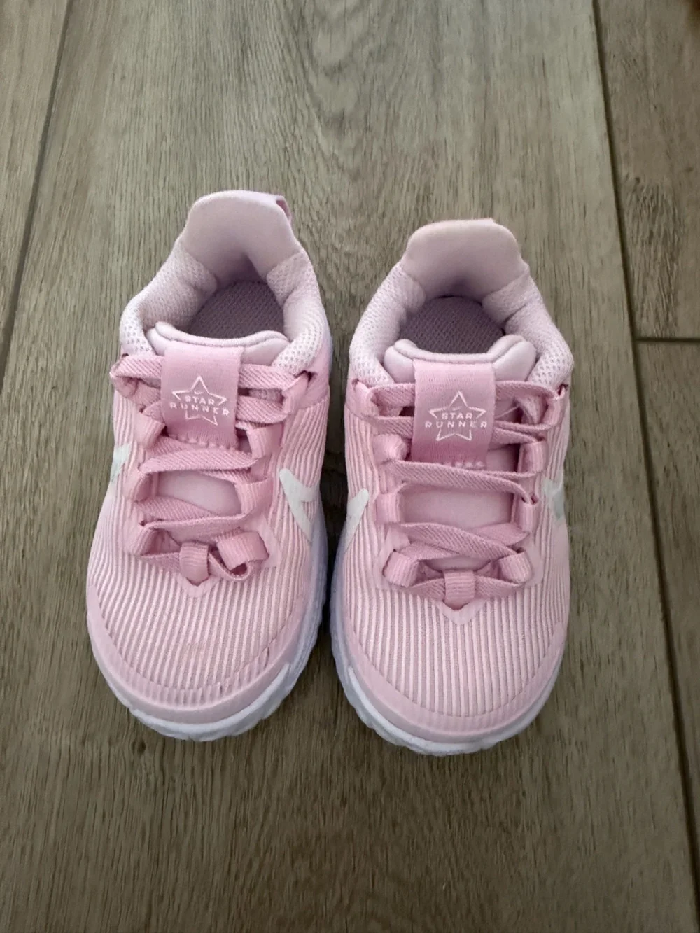 Nike Kids Pink Lightweight Lace-Up Sneakers